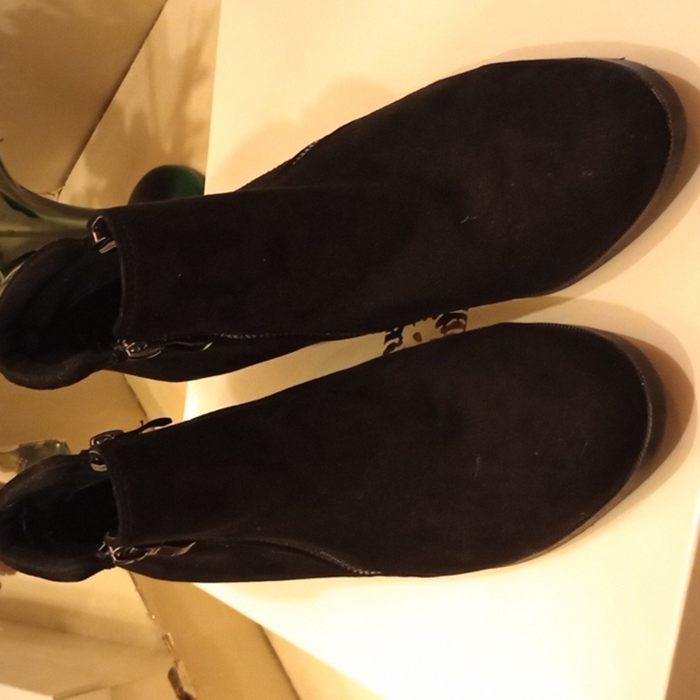 Black Apri Shoemaker Ankle Boots